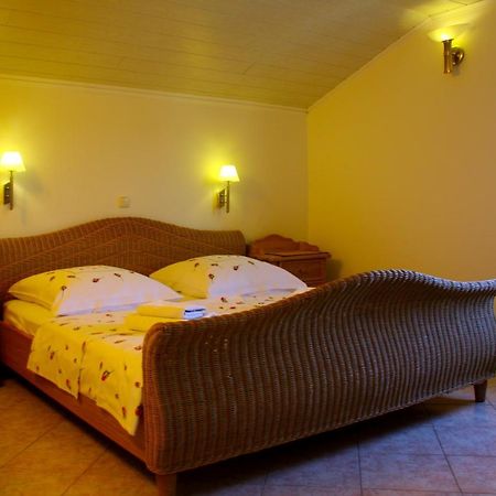 Villa Lucija Rab Town Esterno foto