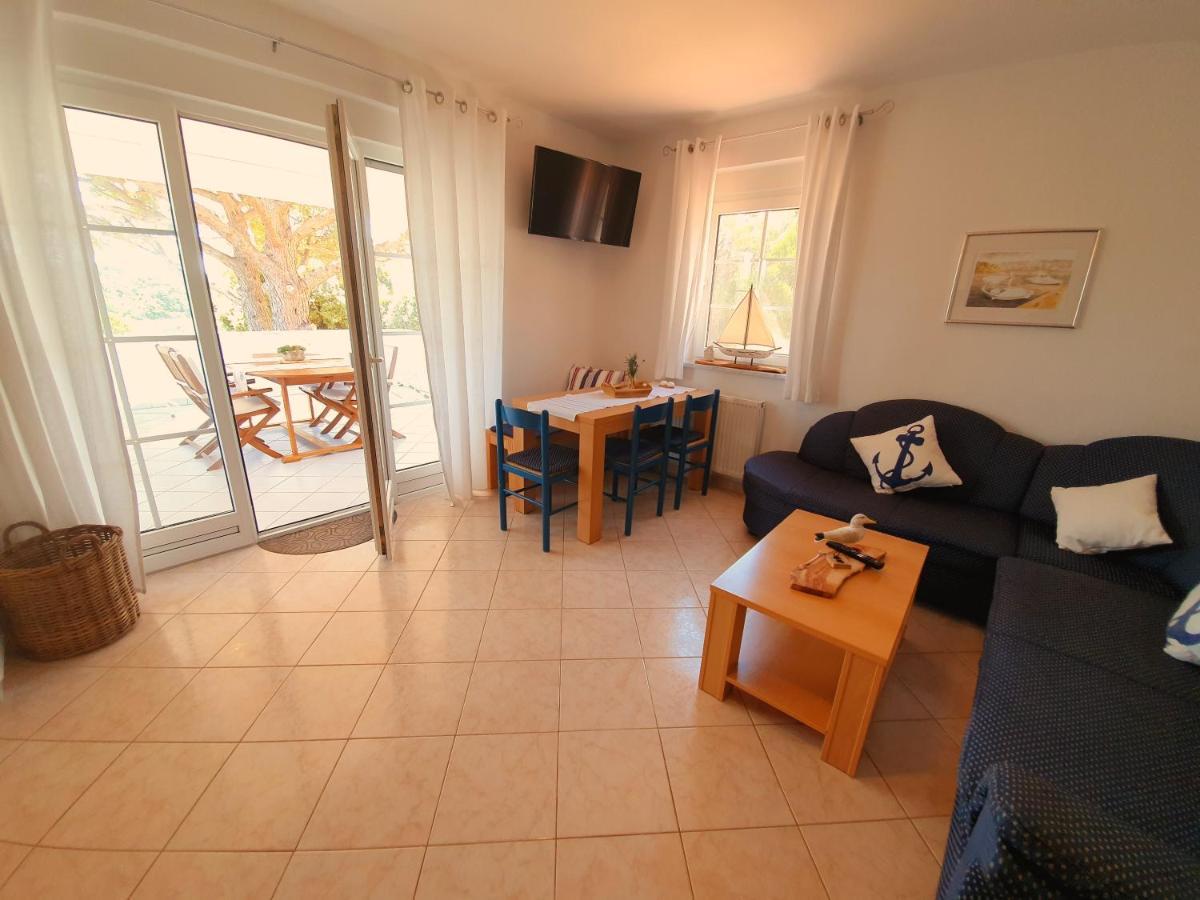 Villa Lucija Rab Town Esterno foto